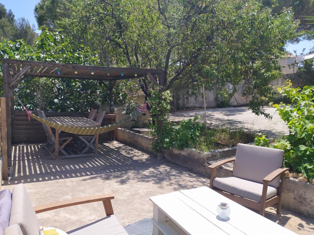 Les Mondes - Appartement Bas De Maison Ensues-la-Redonne Buitenkant foto